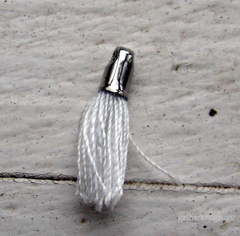 Bomullstofs – Mini Vit / Silver 12mm, 1 styck
