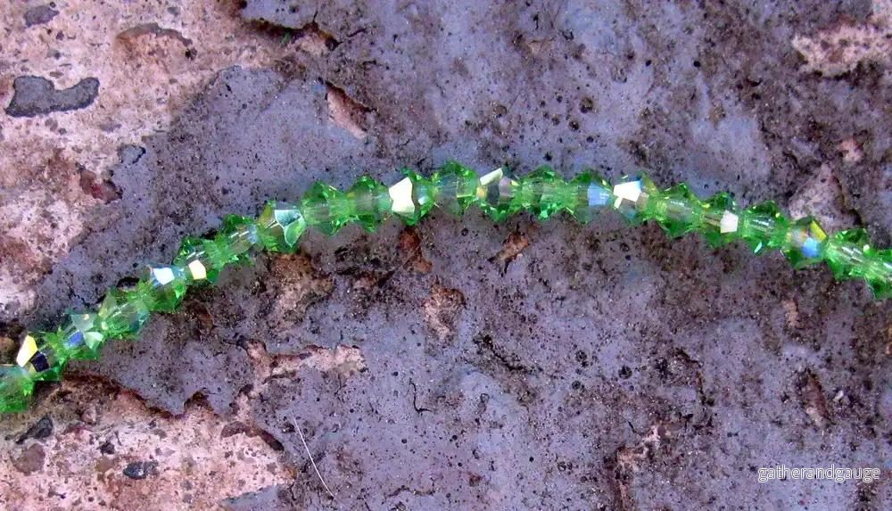 Tjeckiska MC Bicone - Peridot AB 3 mm, 40- pack - Bild 3