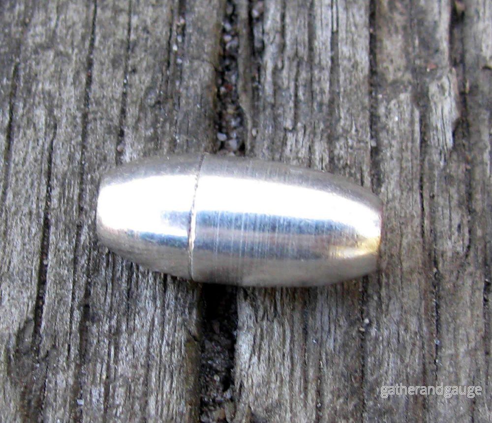 Magnetås Silverfärgat – Bullet för Runda Band, 3mm, 1 Set Magnetås Silverfärgat – Bullet för Runda Band, 3mm, 1 Set