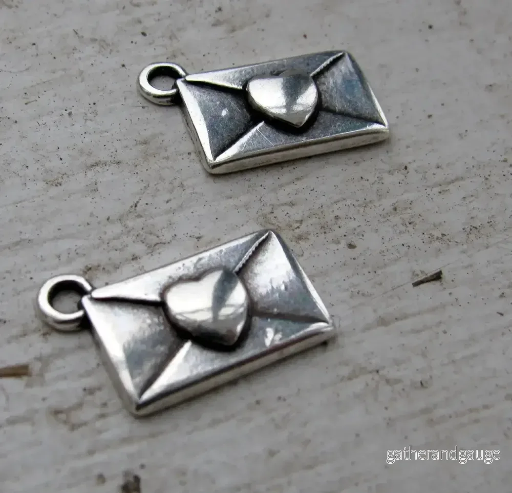 Berlock Silverfärgad - Brev med hjärta, 2-pack
