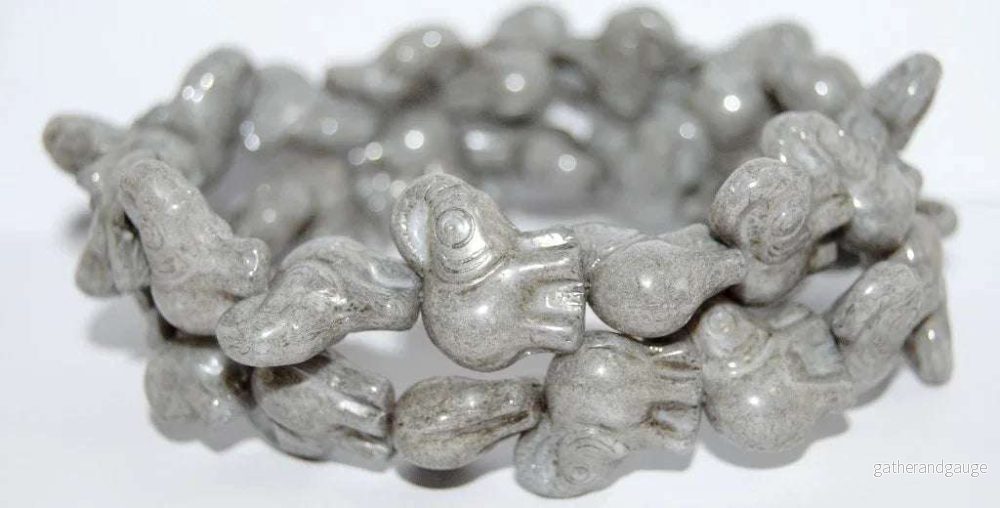 Glaspärla Elefant – Alabaster Grey Luster 20mm 1 styck Glaspärla Elefant – Alabaster Grey Luster 20mm 1 styck
