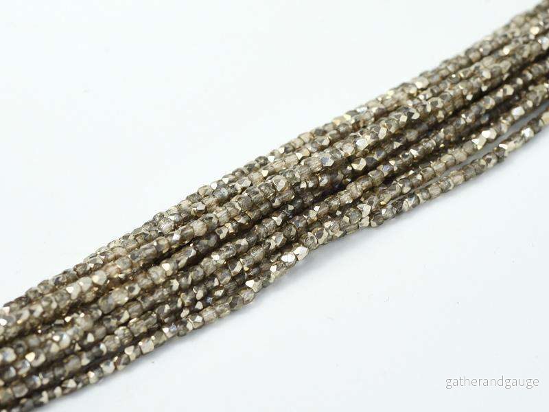 Tjeckiska Firepolish – Crystal Smokey Metallic Ice 2mm 50-pack