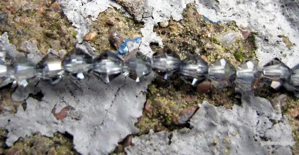 Tjeckiska MC Bicone - Crystal Valentinite 4 mm, 30- pack - Bild 2