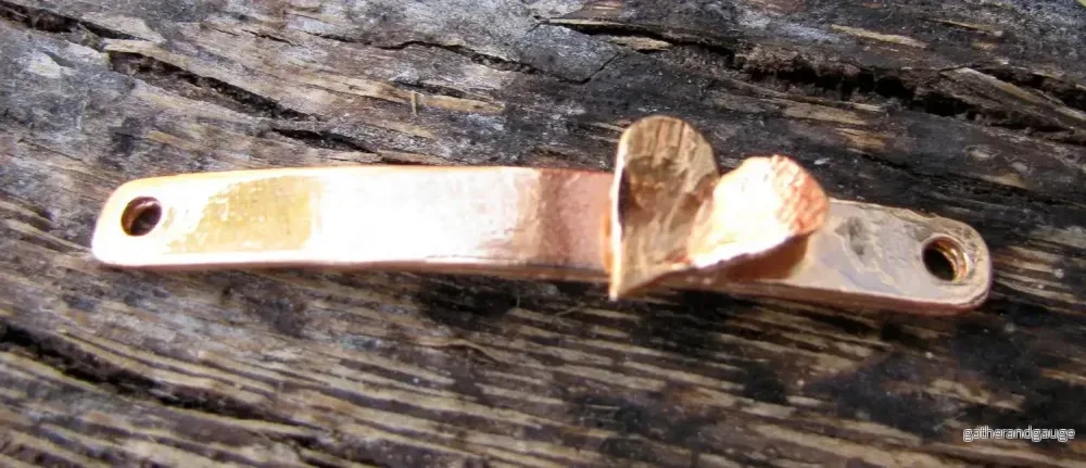 Connector i Roséguld – Rektangel med Utsåtande Hjärta 38x5mm 1 styck