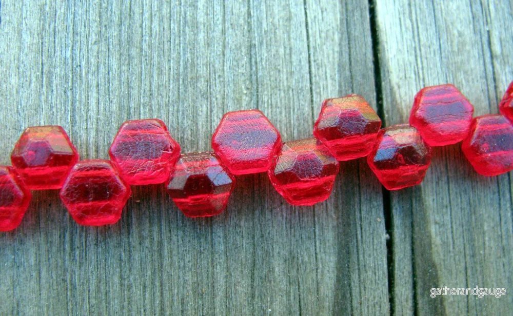 Honeycomb Jewel - Ruby 6mm, 1 sträng - Bild 2