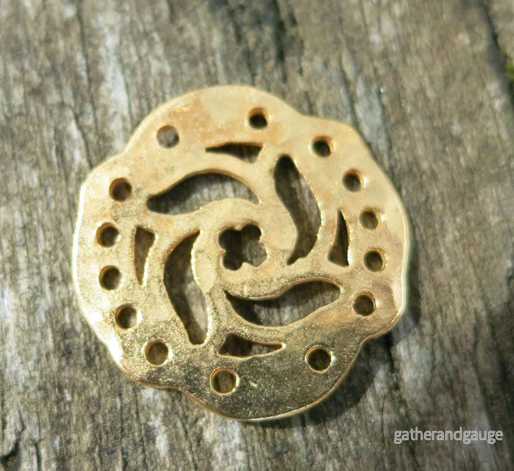 Connector Guldfärgad – Rund med ros 19mm, 1 styck