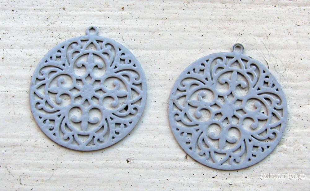 Berlock Ljusgrå - Mandala 20mm, 2 pack