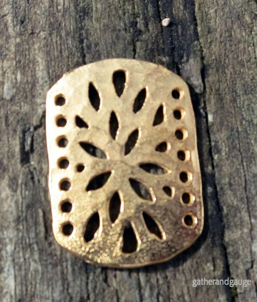 Connector Guldfärgad – Rektangel med blomma 23x17mm 1 styck