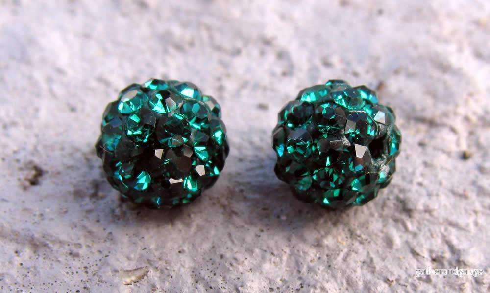 Strasspärlor Halvborrade – Emerald 6 mm 2- pack Strasspärlor Halvborrade – Emerald 6 mm 2- pack