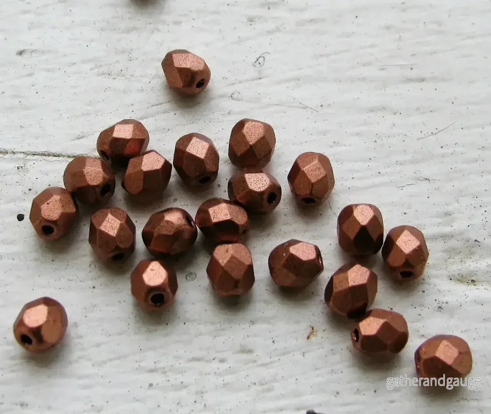 Tjeckiska Firepolish - Matte Metallic Copper 4 mm, 50-pack