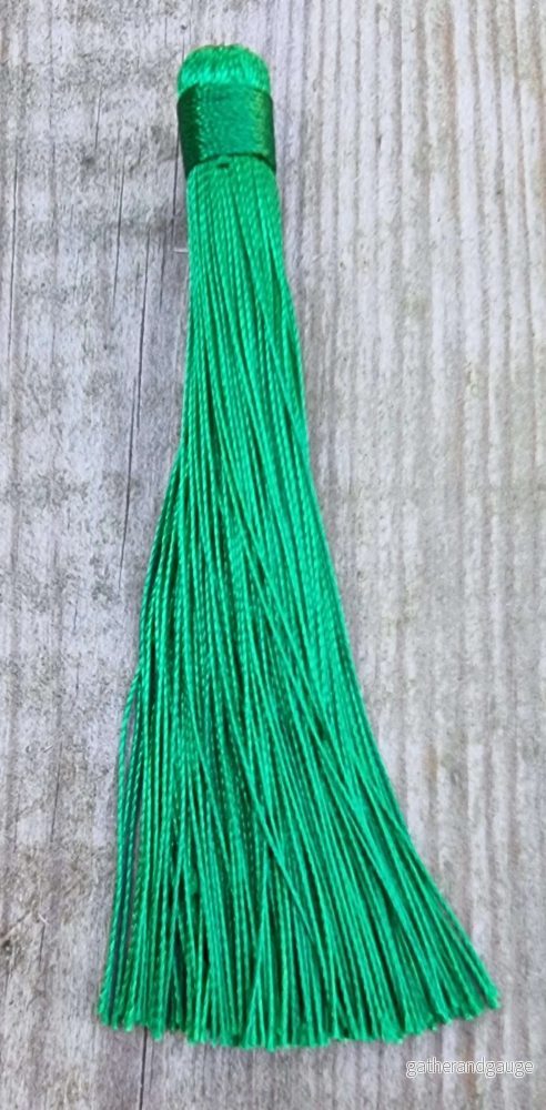 Hänge tassel polyester – Grön 120mm 1 styck Hänge tassel polyester – Grön 120mm 1 styck