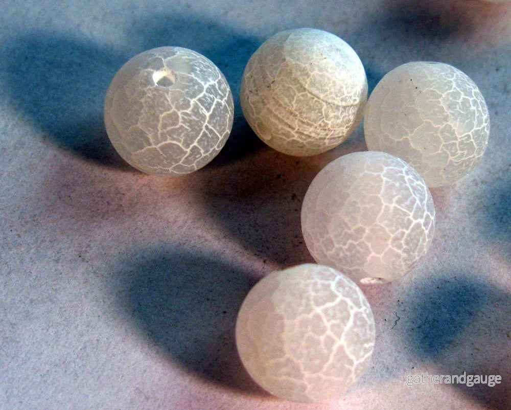 Frostad krackelerad Agat - Vit, 10 mm 1 sträng - Bild 2