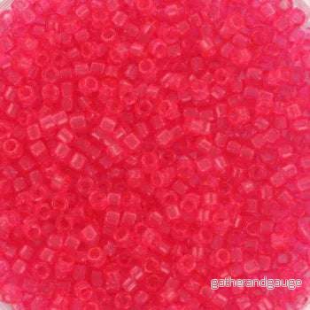 Miyuki Delica - Transparent Dyed Bubblegum Pink 11/0, 5 gram