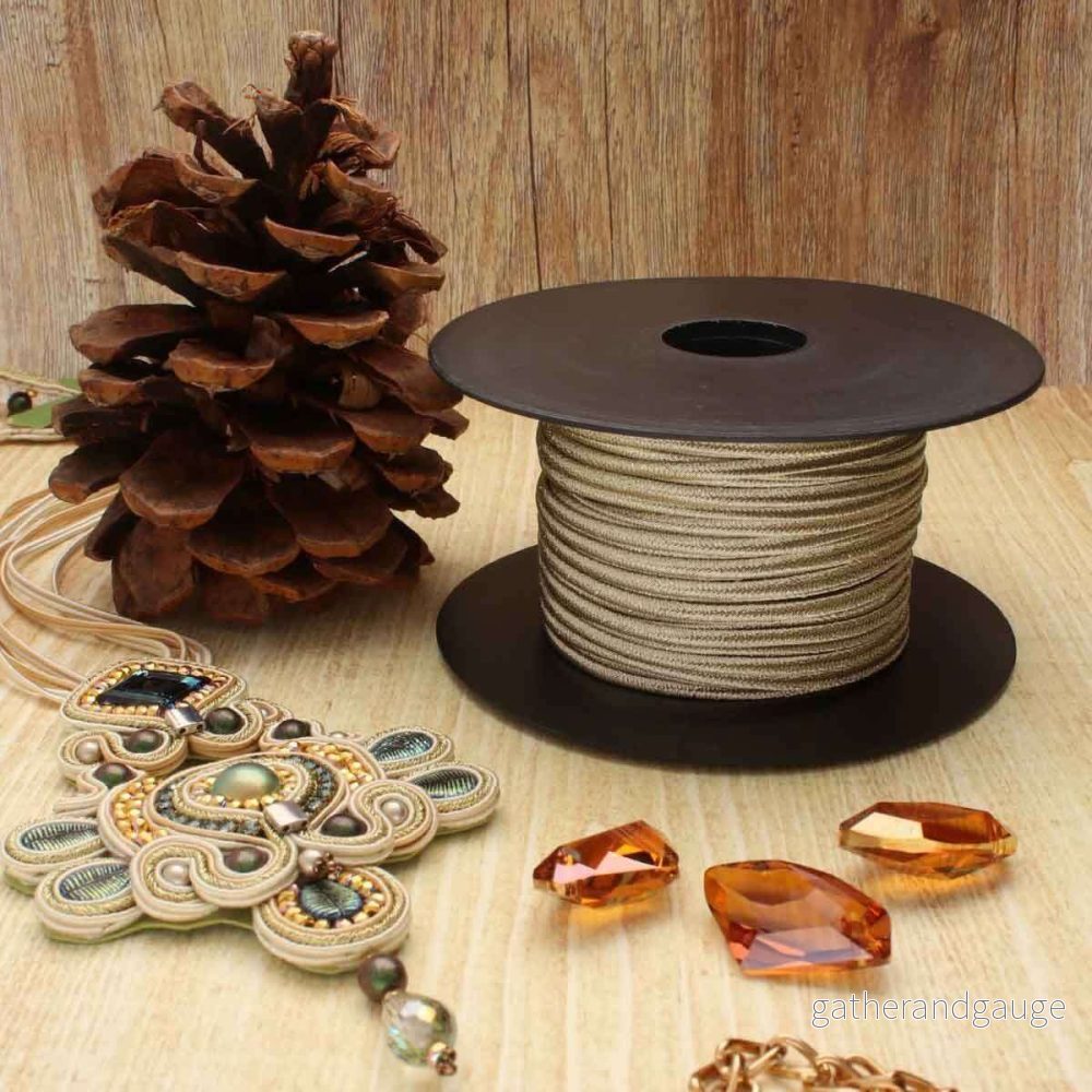 Italienskt Soutache band - Light Gold Metallic 1 m - Bild 3