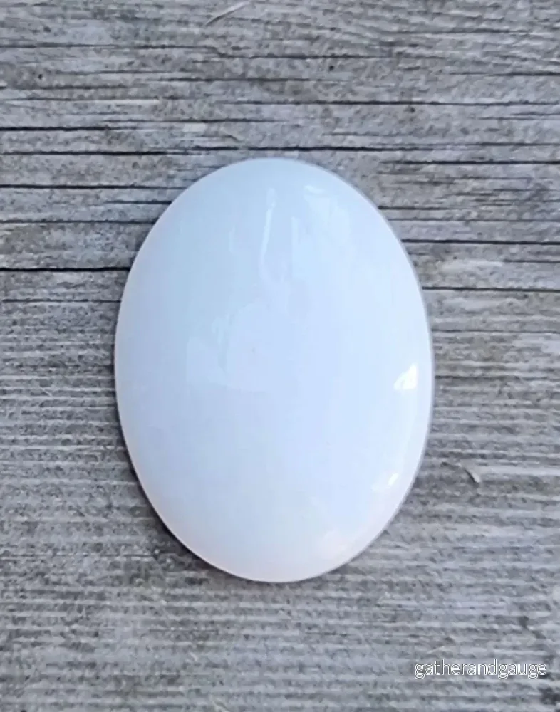 Cabochon Agat – Oval Vit 40x30mm 1 Styck Cabochon Agat – Oval Vit 40x30mm 1 Styck