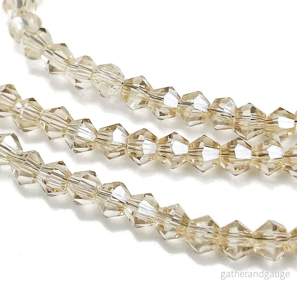 Glaspärlor Bicone – Peachpuff, 3,7mm, 1 sträng Glaspärlor Bicone – Peachpuff, 3,7mm, 1 sträng