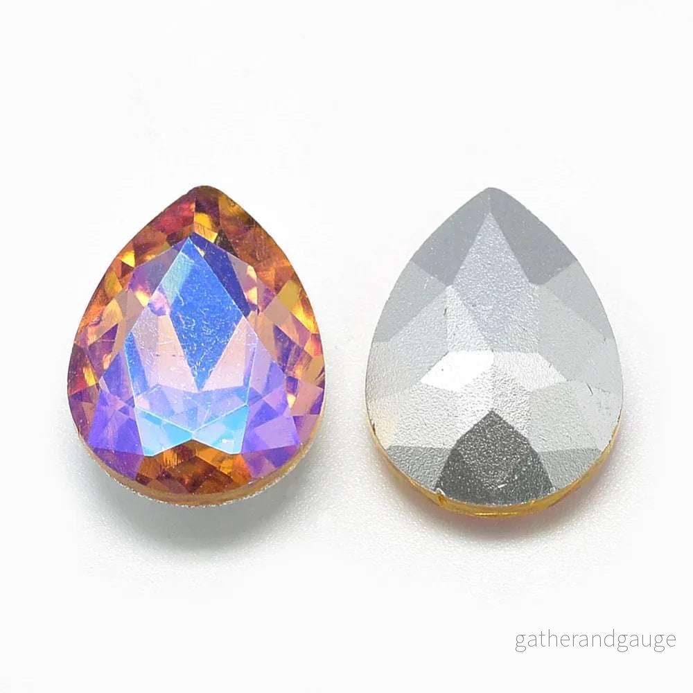 Kinesisk strass – Teardrop Gold Shimmer 18x13mm 1 styck Kinesisk strass – Teardrop Gold Shimmer 18x13mm 1 styck