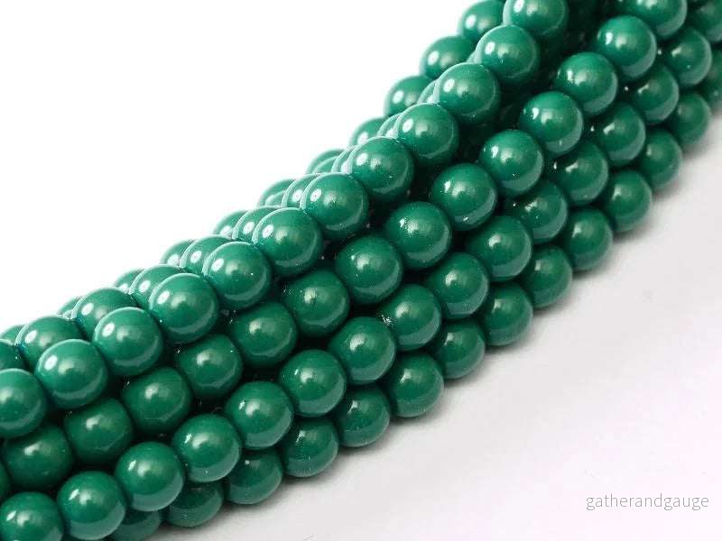 Tjeckiska Fiesta Pearl – Shiny Green Jade 4mm, 1 sträng Tjeckiska Fiesta Pearl – Shiny Green Jade 4mm, 1 sträng