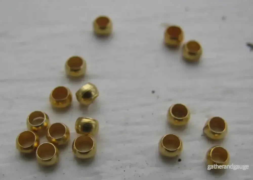 Klämpärlor - Guldfärgade 3 mm, 50-pack - Bild 2