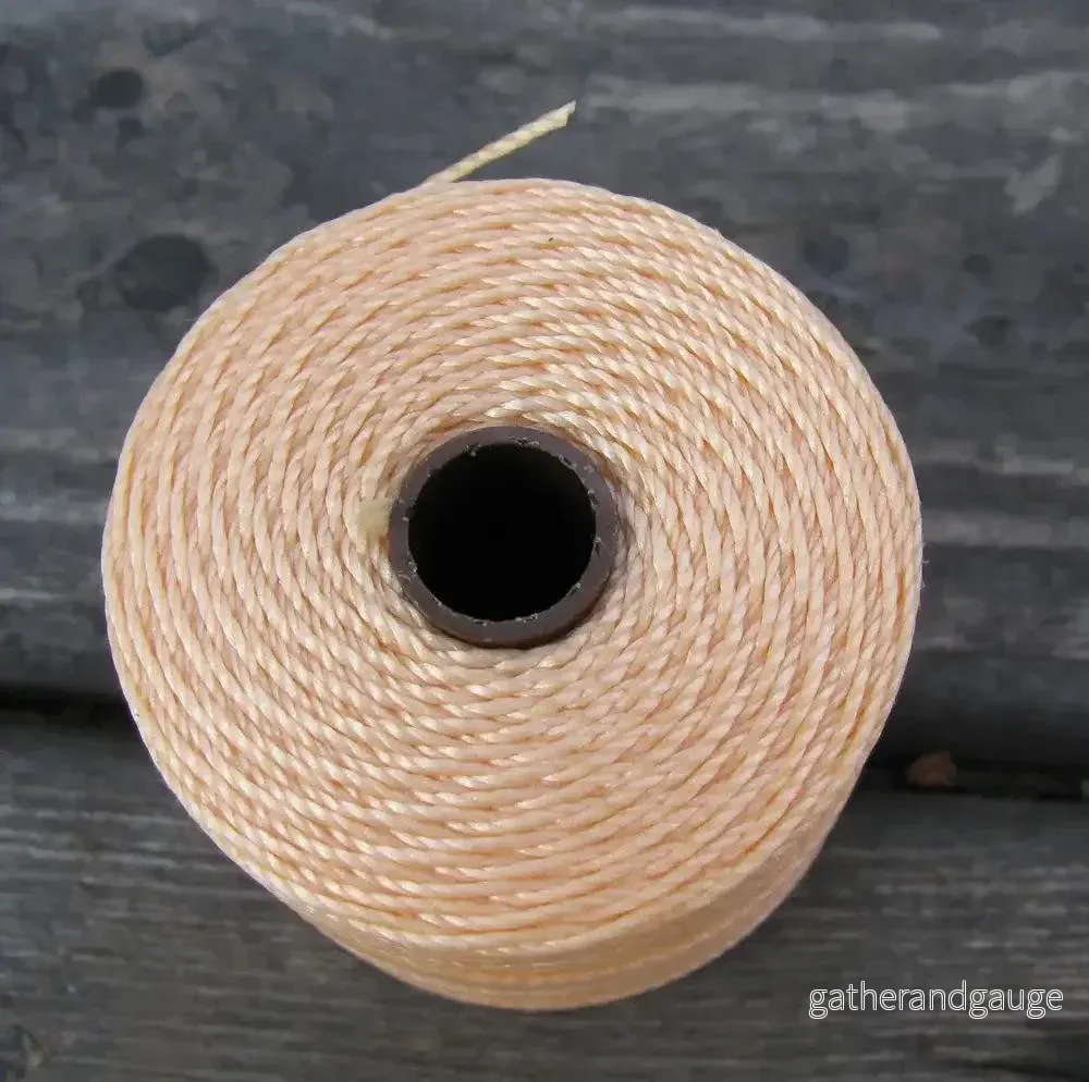 S- Lon bead cord – Light Peach, 1 rulle S- Lon bead cord – Light Peach, 1 rulle
