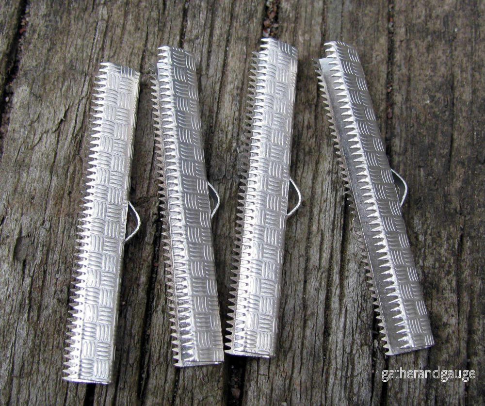 Ändfäste platta band Ljussilverfärgad - Bredare modell 38 mm 4-pack