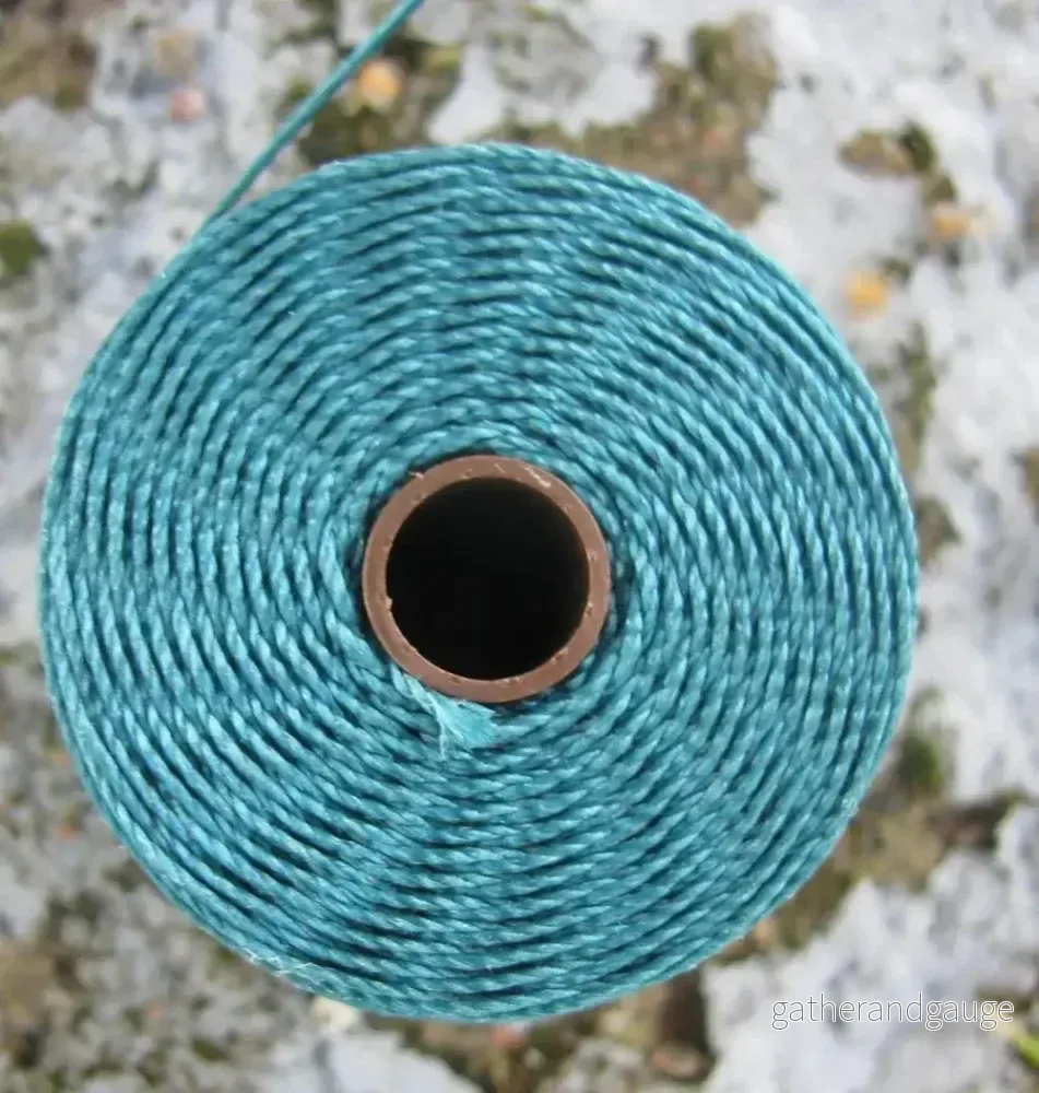 S- Lon bead cord – Green Blue, 1 Rulle S- Lon bead cord – Green Blue, 1 Rulle