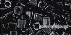 TOHO Cube Opaque Jet 4mm – 10 gram