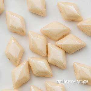 Matubo Mini Gemduo - Chalk Orange Luster 6x4mm, 5 gram