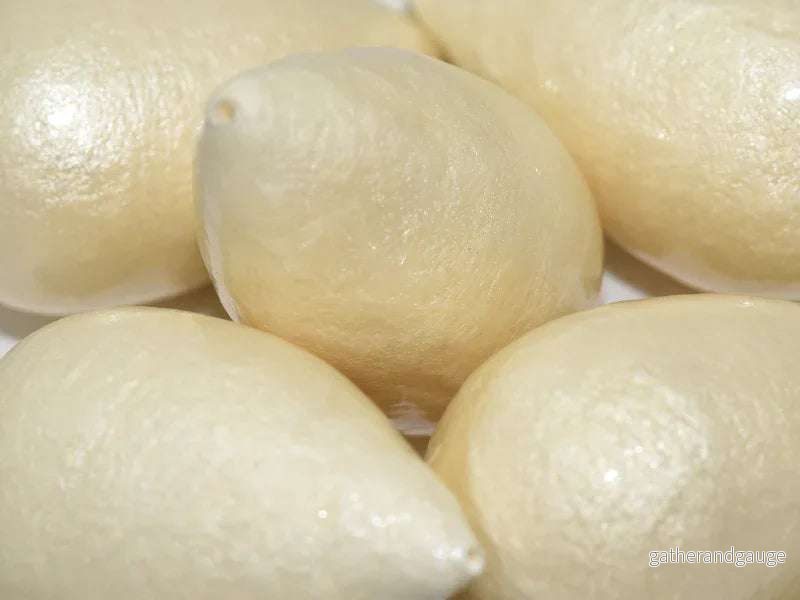 Paper Mache Beads - Drop White 40x23mm, 1 styck