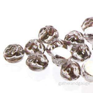 Baroque Cabochon – Backlit Purple Haze 7mm 2-håls 10-pack Baroque Cabochon – Backlit Purple Haze 7mm 2-håls 10-pack