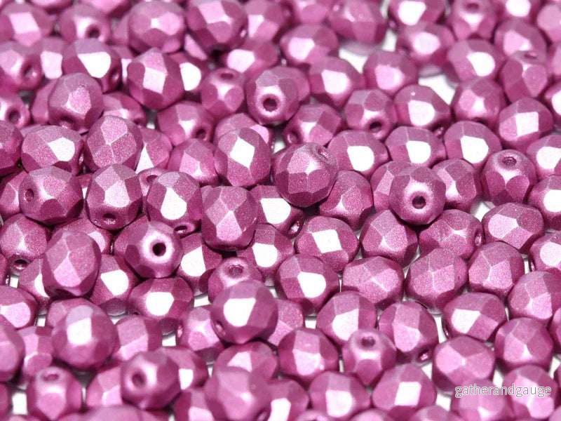 Tjeckiska Firepolish - Metallic Lilac 6mm, 25-pack