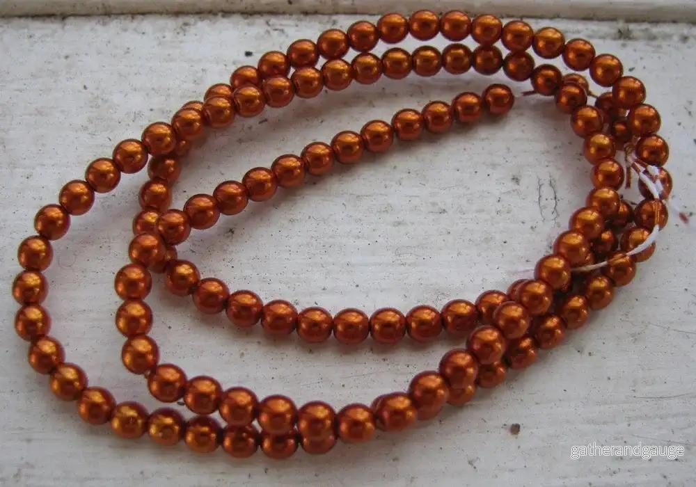 Tjeckiska Vaxade Glaspärlor – Burnt Orange 4mm, 1 sträng