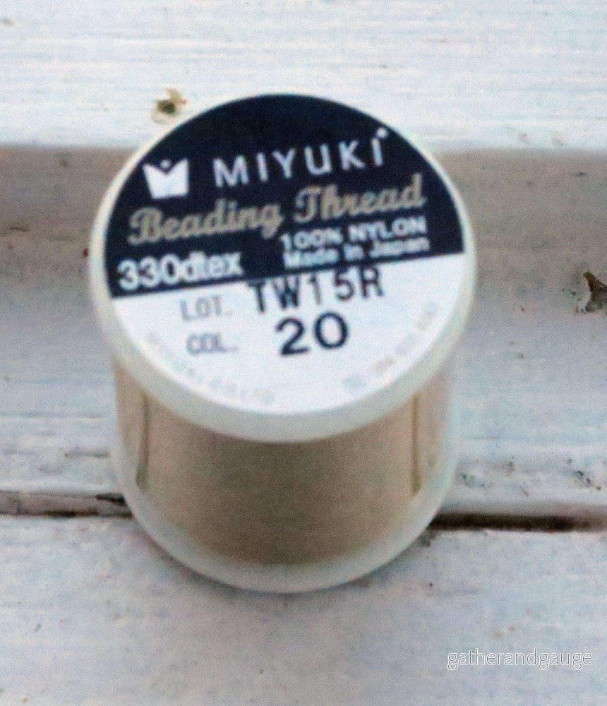 Miyuki Beading thread – Champagne Gold, 1 rulle Miyuki Beading thread – Champagne Gold, 1 rulle
