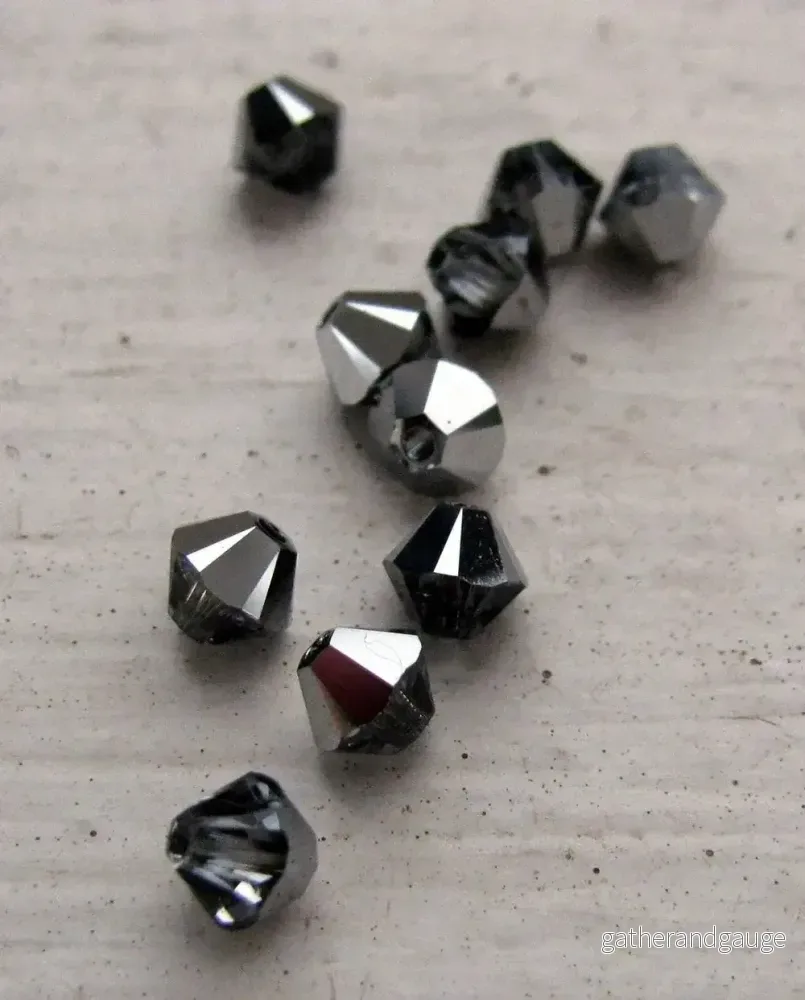 Swarovski Crystals Bicone (5328) – Crystal Light Chrome, 4mm, 10-pack Swarovski Crystals Bicone (5328) – Crystal Light Chrome, 4mm, 10-pack