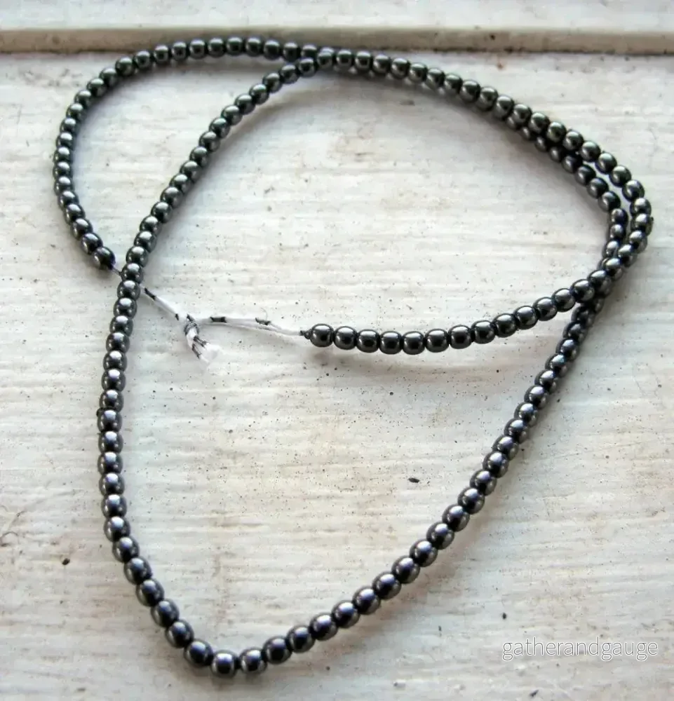 Tjeckiska Vaxade Glaspärlor - Hematite 2mm, 1 sträng - Bild 2