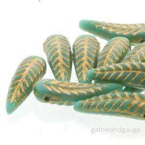 Bird Feather - Green Turquoise Gold 5x17mm 1 sträng