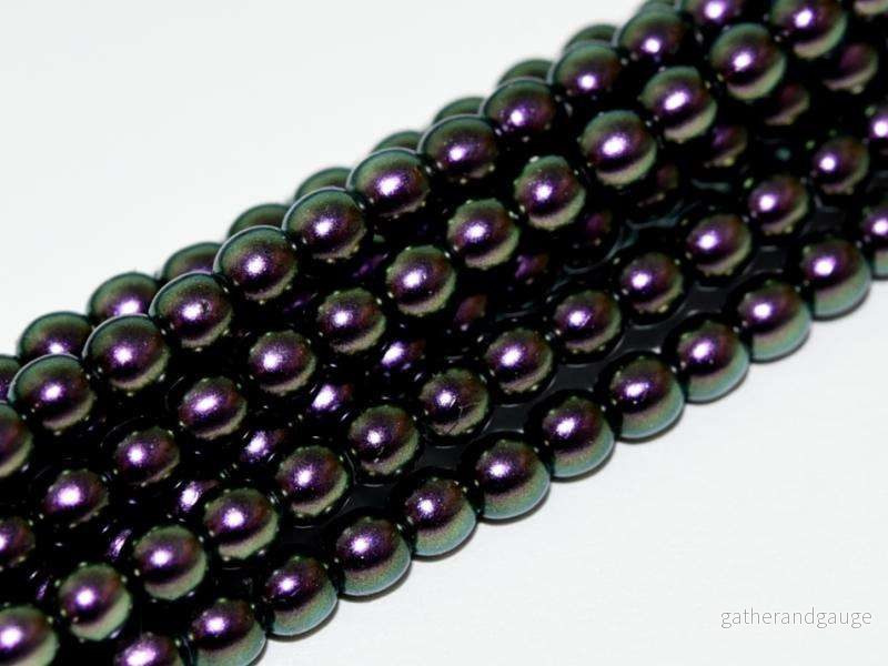 Tjeckiska vaxade glaspärlor – Polychrome Black Raspberry 8 mm, 1 sträng Tjeckiska vaxade glaspärlor – Polychrome Black Raspberry 8 mm, 1 sträng