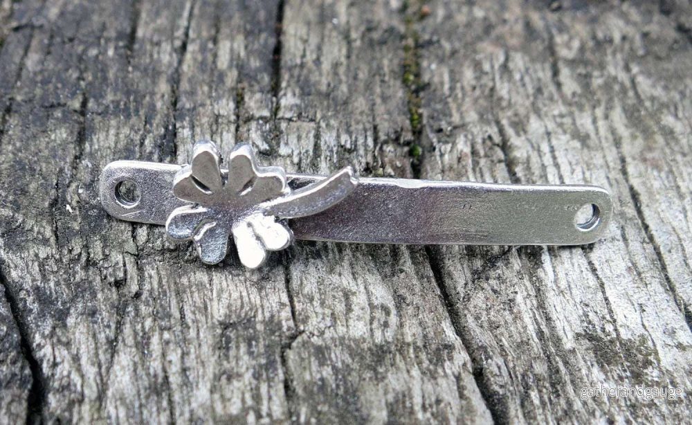 Connector Silverfärgad - Rektangel med Fyrklöver 38x5mm 1 styck