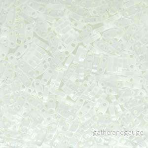 Miyuki Quarter Tila – Opaque White 5×1,2mm, 5 gram Miyuki Quarter Tila – Opaque White 5×1,2mm, 5 gram