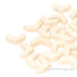 Chevron Duo – Beige Luster 10x4mm 1 sträng Chevron Duo – Beige Luster 10x4mm 1 sträng