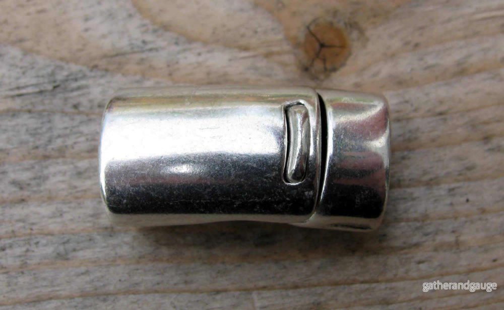 Magnetås silverfärgat – Breda band 6,8×10,5mm, 1 set Magnetås silverfärgat – Breda band 6,8×10,5mm, 1 set