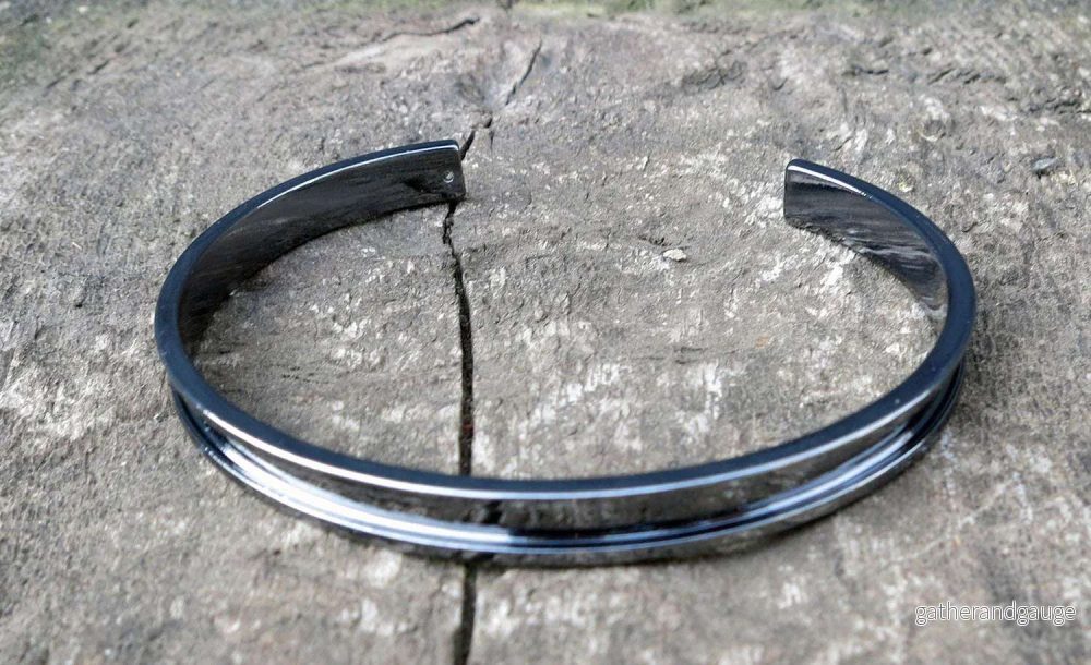 Armbandsstomme Gunmetalfärgad - Breda platta band 3mm, 1 Styck