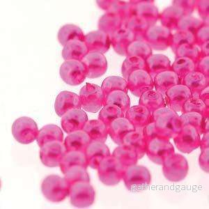 Tjeckiska Vaxade Glaspärlor - Hot Pink 2mm