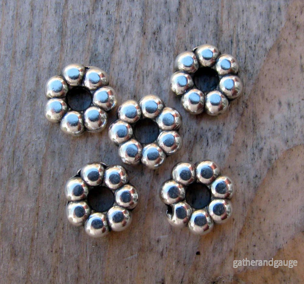 Mellandel Silverfärgad - Stor Daisy 8,5mm 5-pack - Bild 2