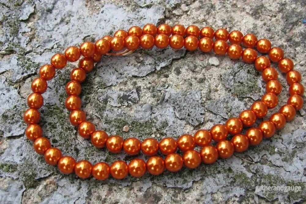 Tjeckiska vaxade glaspärlor – Burnt Orange 6mm, 1 sträng