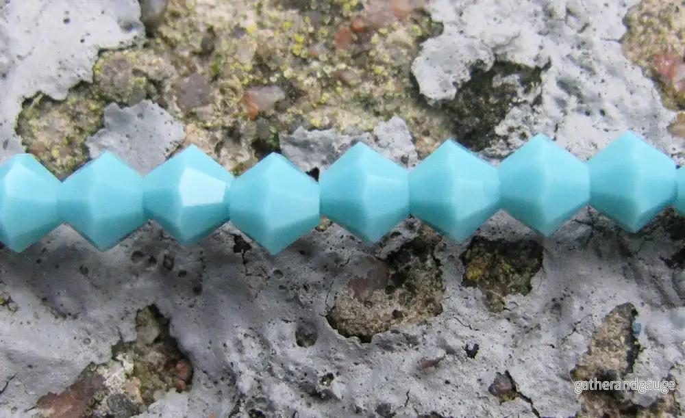 Tjeckiska MC Bicone – Turquoise 4 mm, 1 sträng