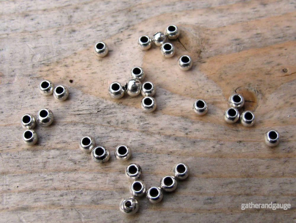 Mellandel Silverfärgad – Rund 3 mm, 20-pack