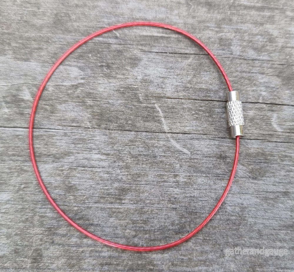 Wire Armband – Röd 1mm 1 styck