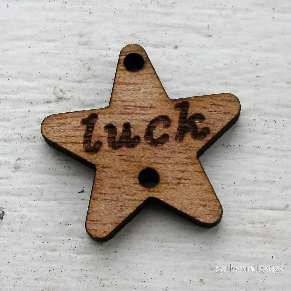 Connector Trä -Stjärna "luck" 25mm 1 styck