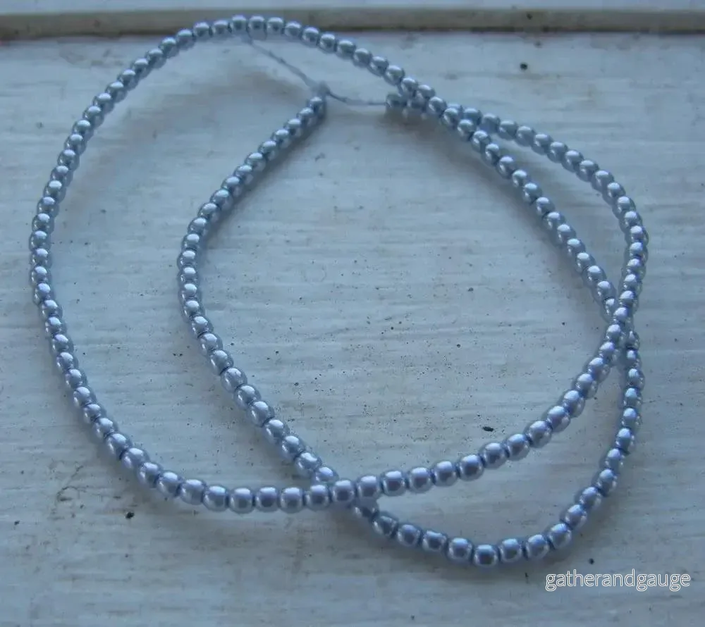 Tjeckiska vaxade glaspärlor - Tanzanite 2mm, 1 sträng - Bild 2